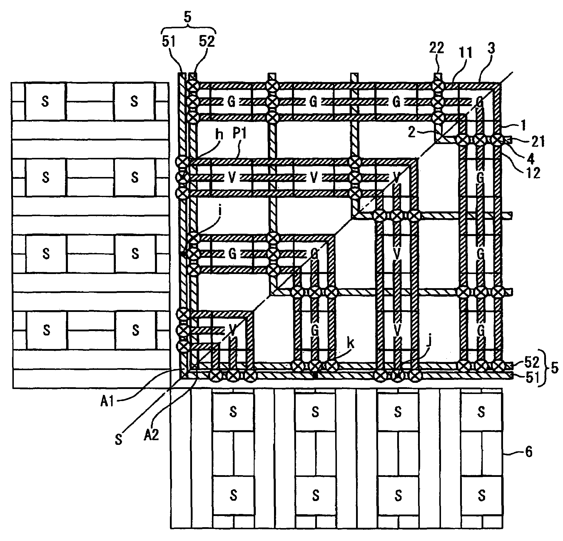 Flip-chip semiconductor device with improved power pad arrangement