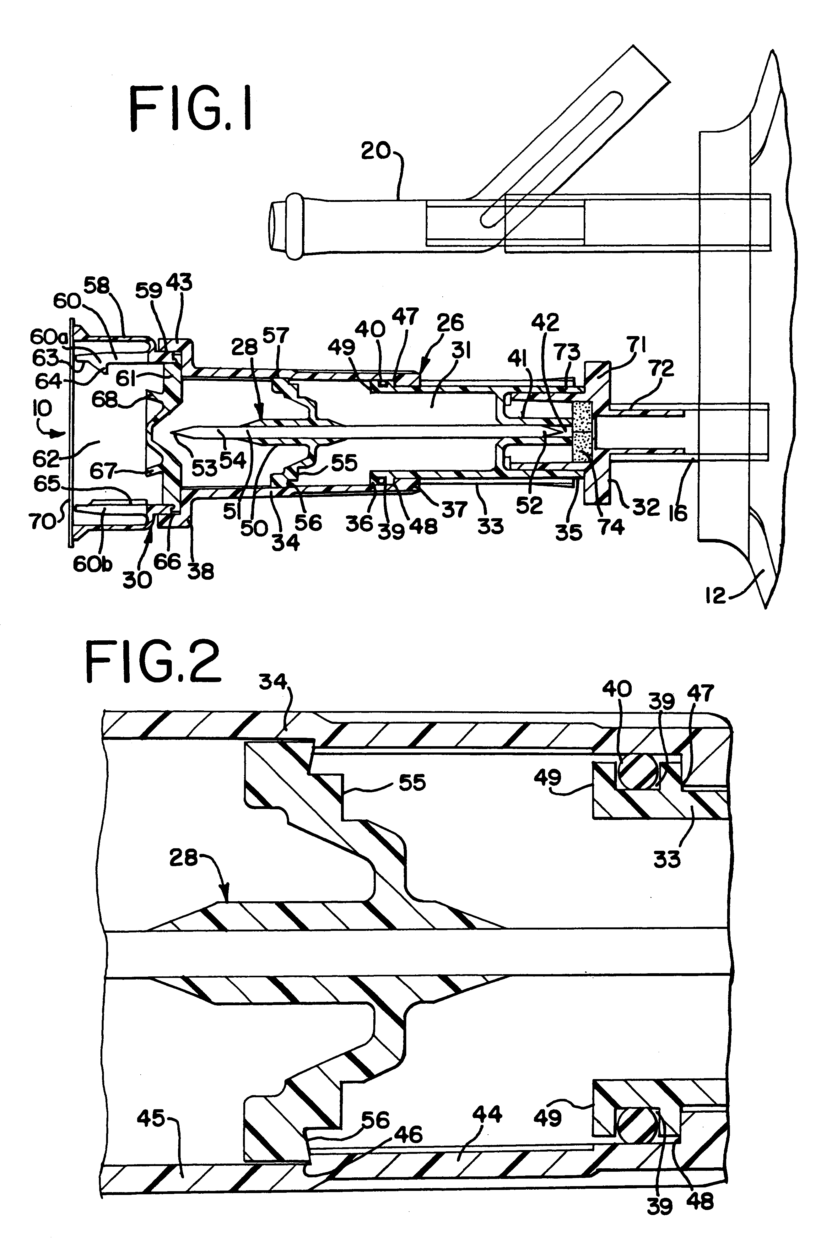 Vial connecting device for a sliding reconstitution device for a diluent container