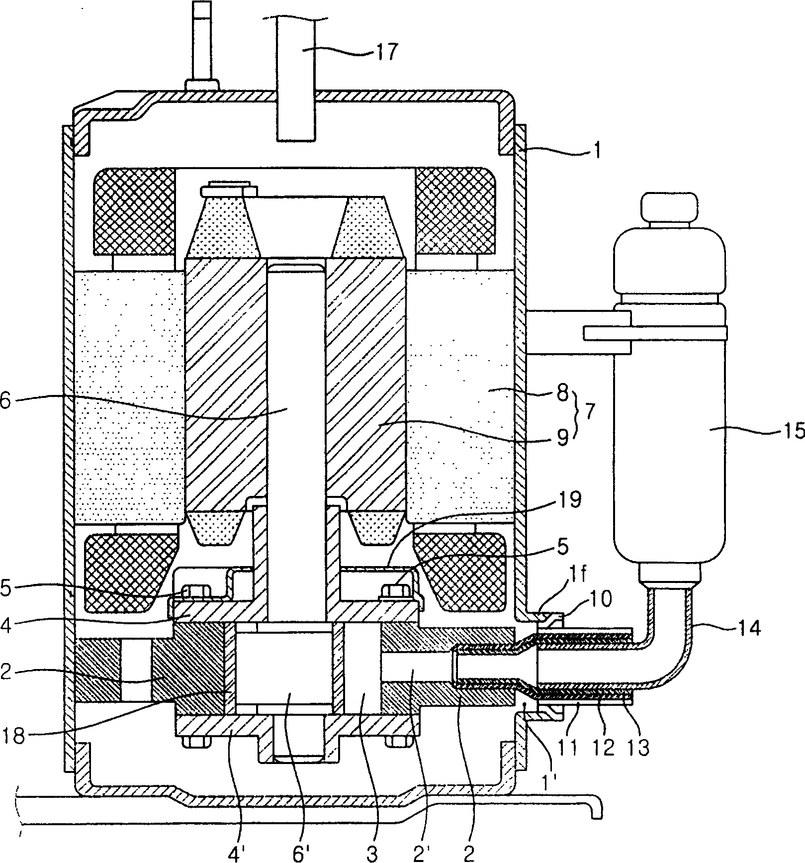 Sucking pipe connection structure of rotary compressor
