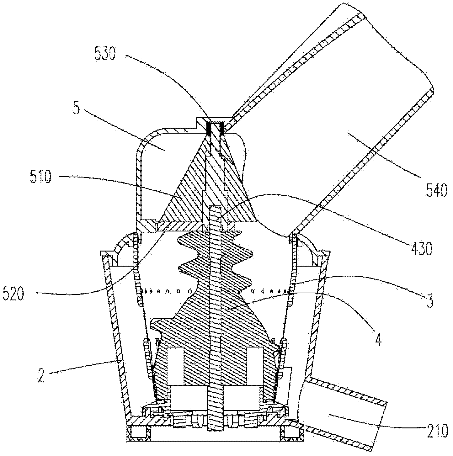 Pre-smashing device for food treating machine and juice extractor applying same