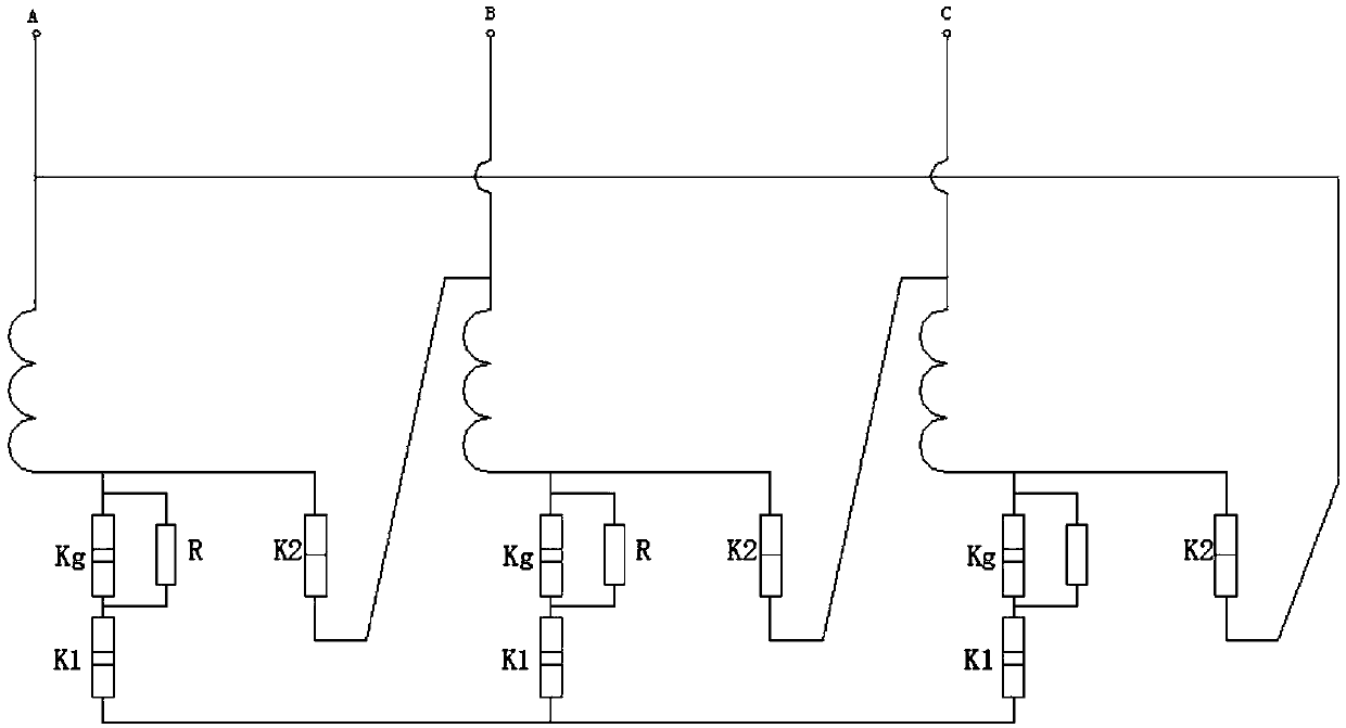 A lightning protection type on-load capacity regulating transformer and on-load capacity regulating switch