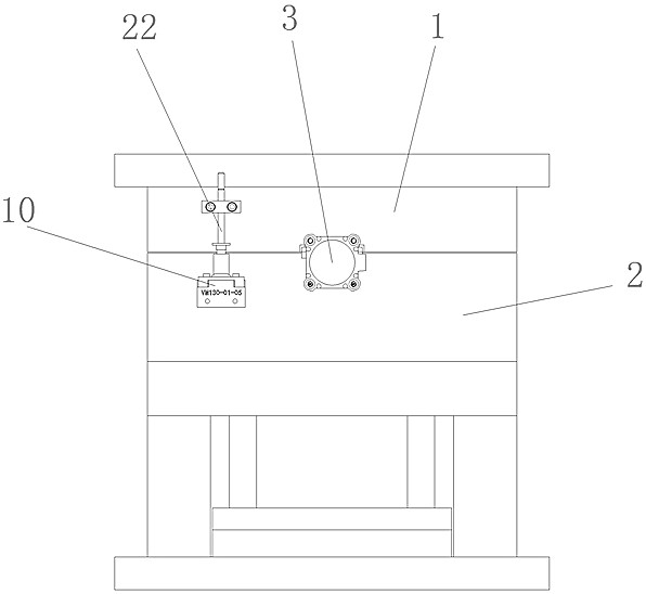 Pure pneumatic control automatic sprue cutting mold