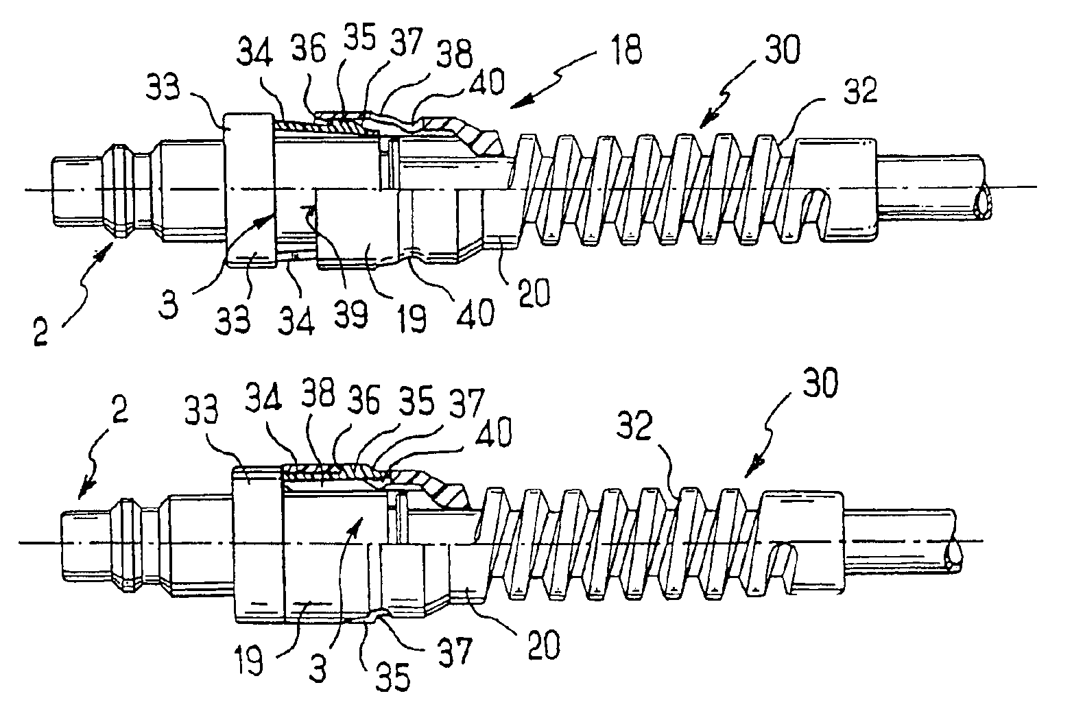 Connecting device comprising means for instantaneous connection of a pipe end to a member and means for protecting the connection