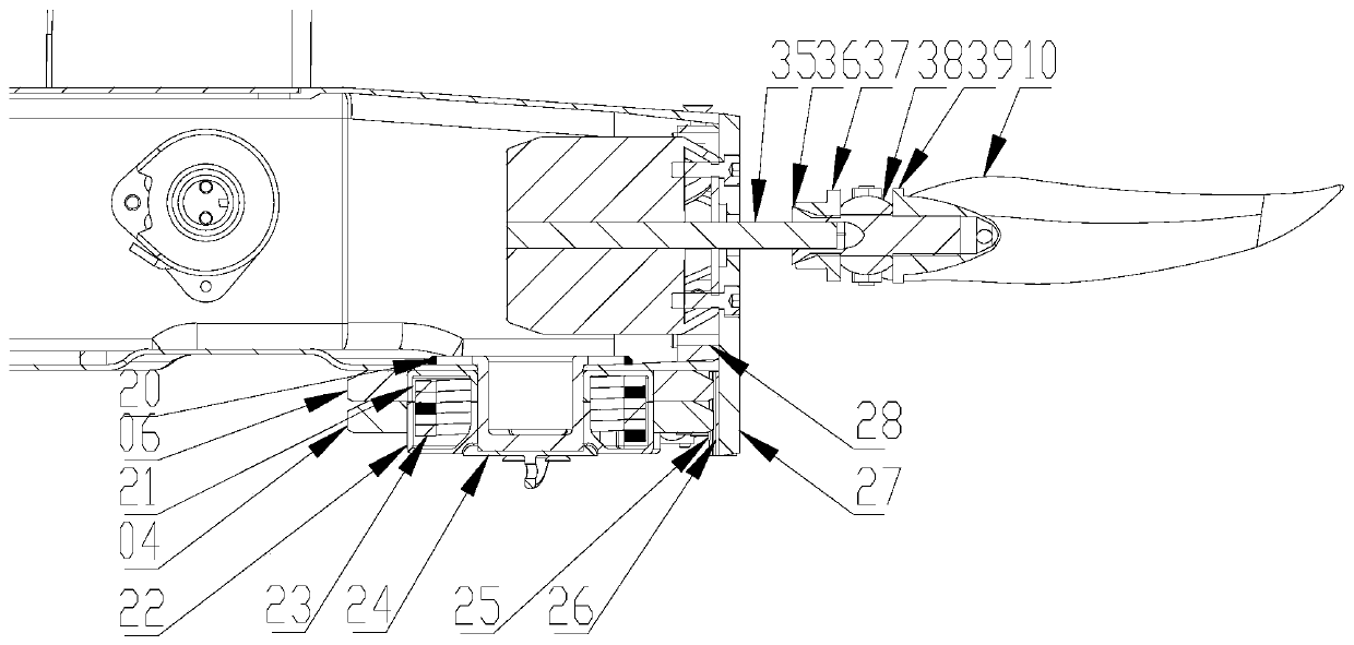 Folding-wing unmanned aerial vehicle and launching method thereof