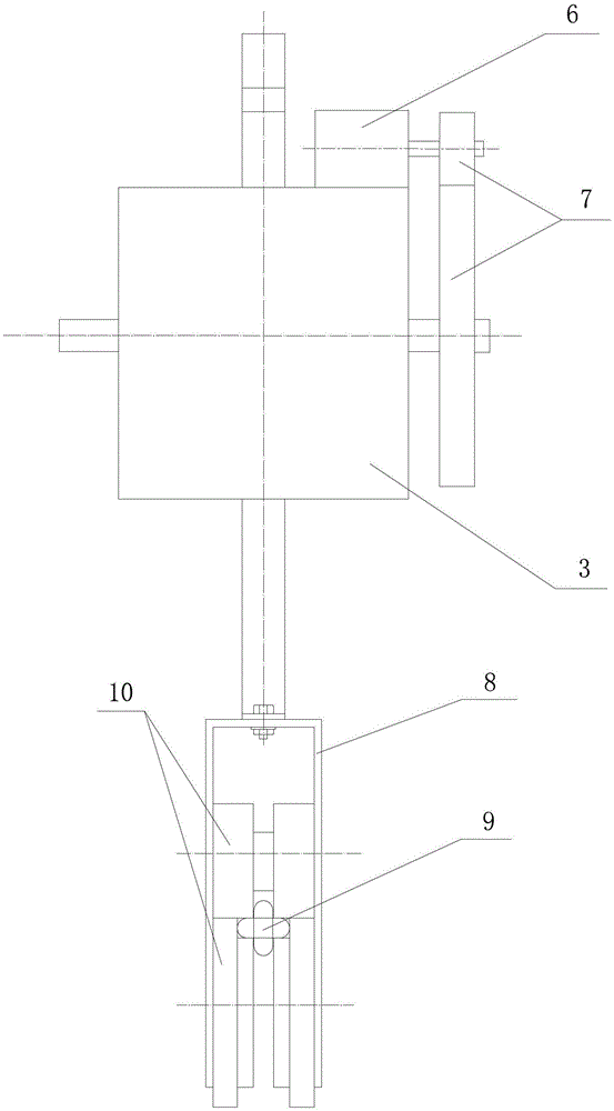 A vertical adjustment vibration damping device and method for a chain freight ropeway