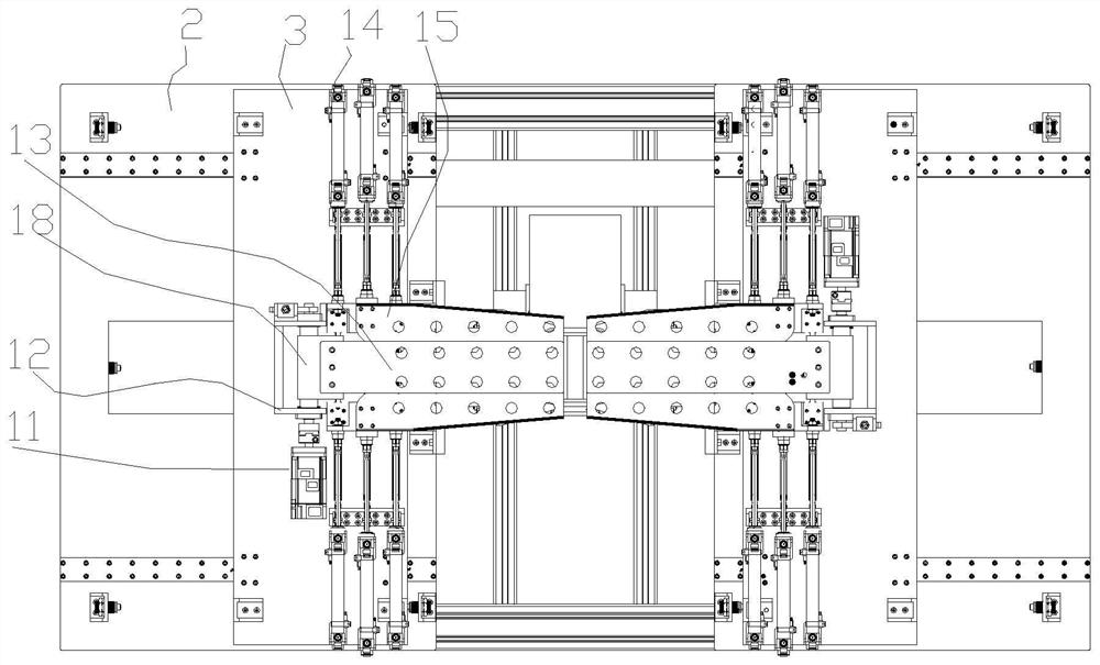 Folding device convenient for production of safe air bag of automobile and use method thereof