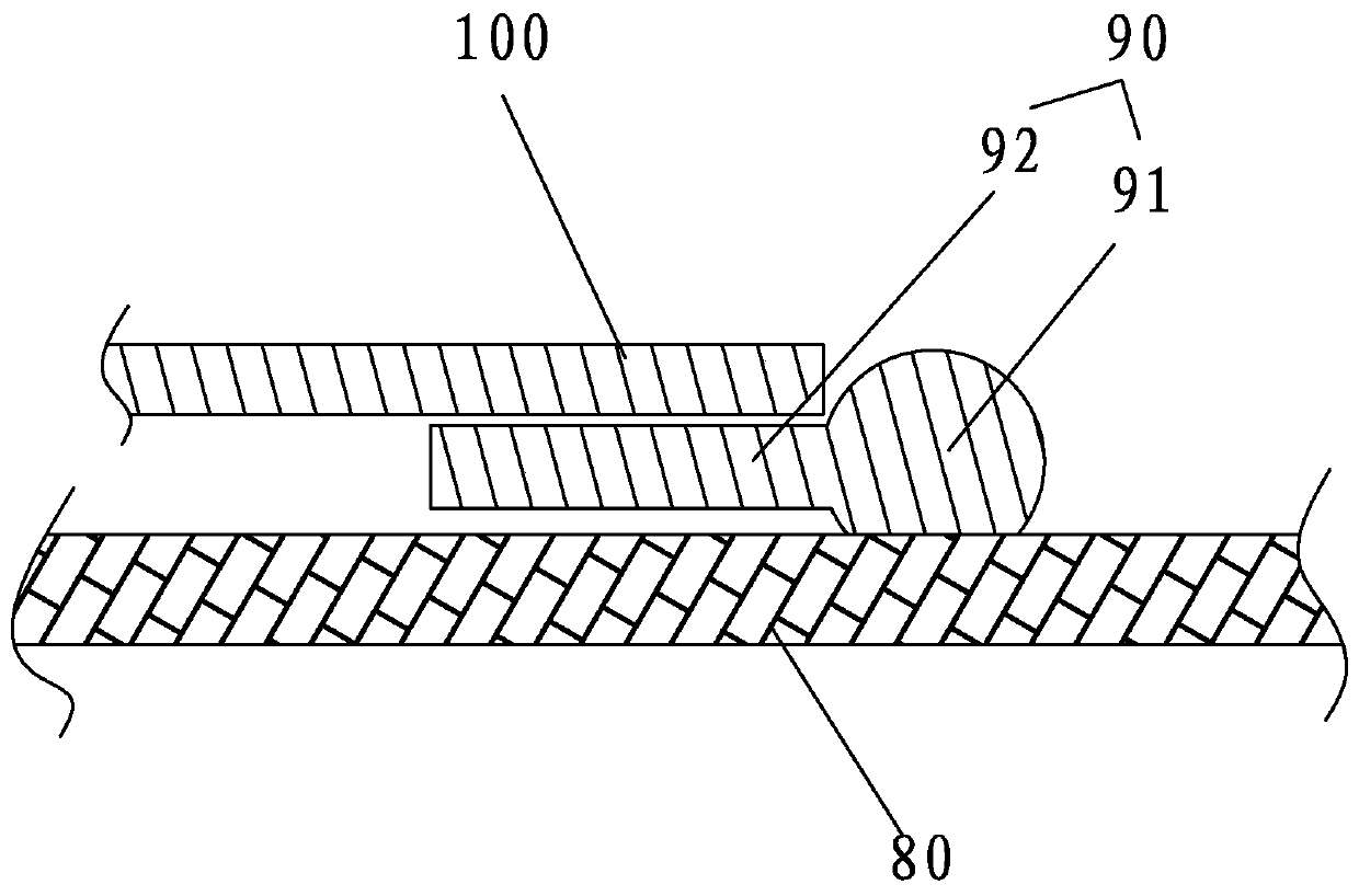 Decorative strip guiding mechanism and stitching machine adopting same