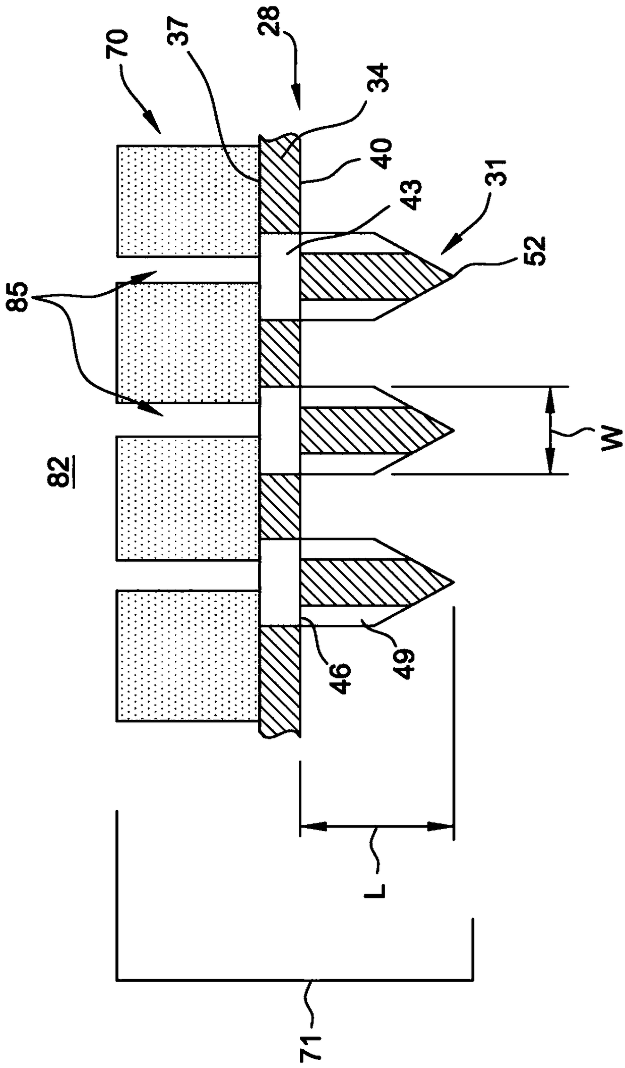 Microneedle array assembly, drug delivery device and method for administering liquid across a broad area at low pressure