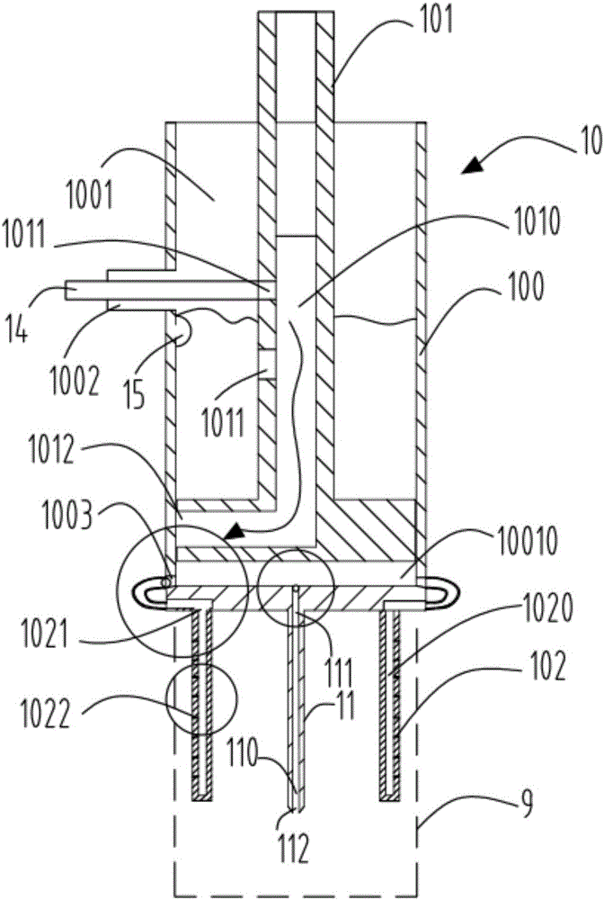 Injection device of alkaline dry battery electrolyte