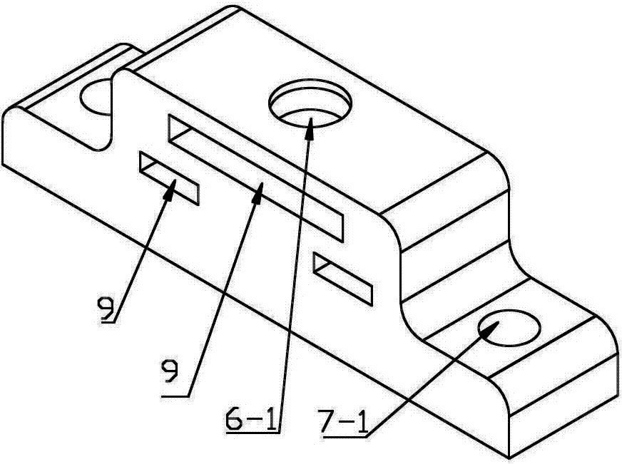 Extractor hood with function of reducing vibration and noise