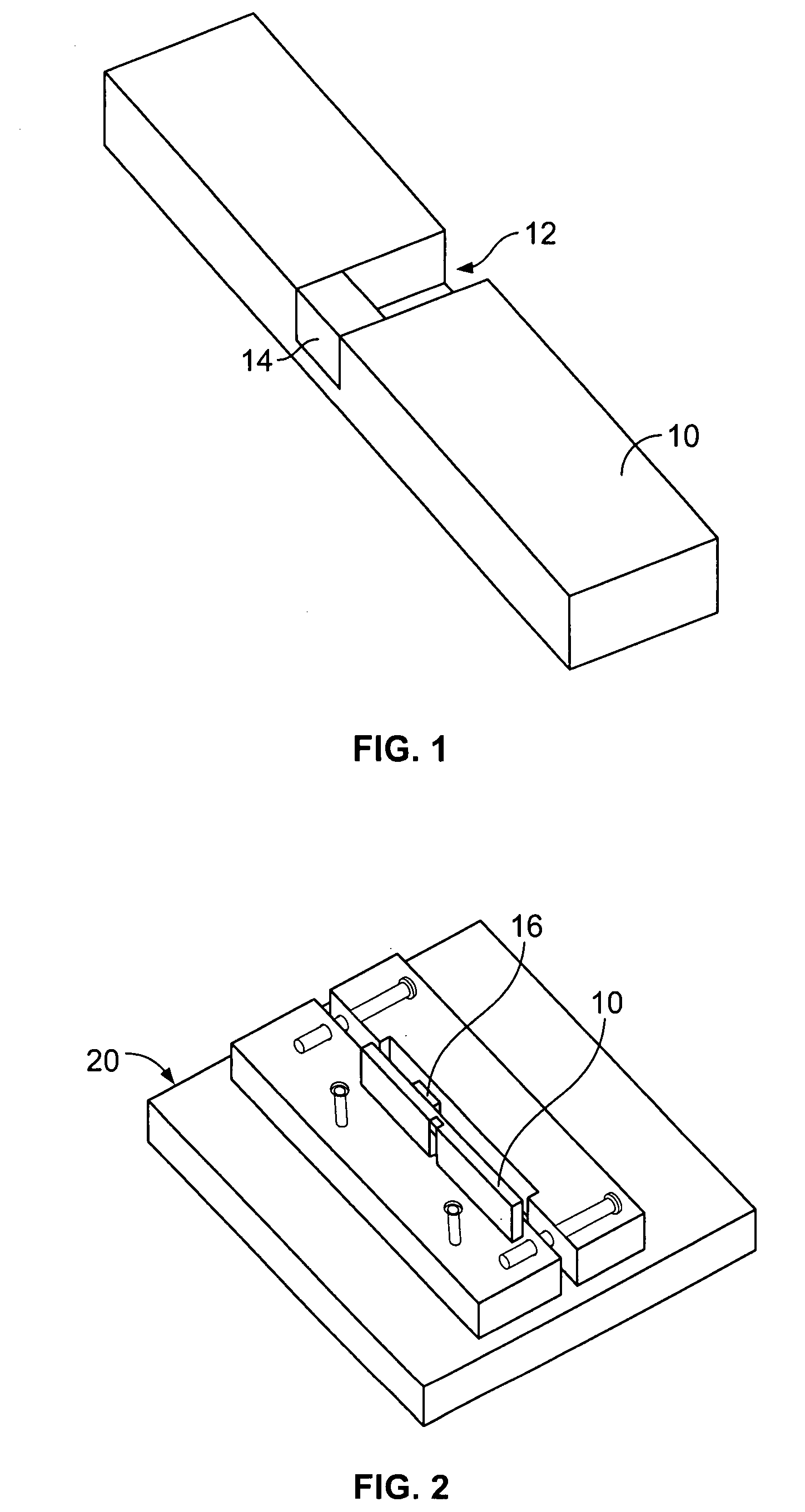 Flow-through apparatus for microscopic investigation of dissolution pharmaceutical solids