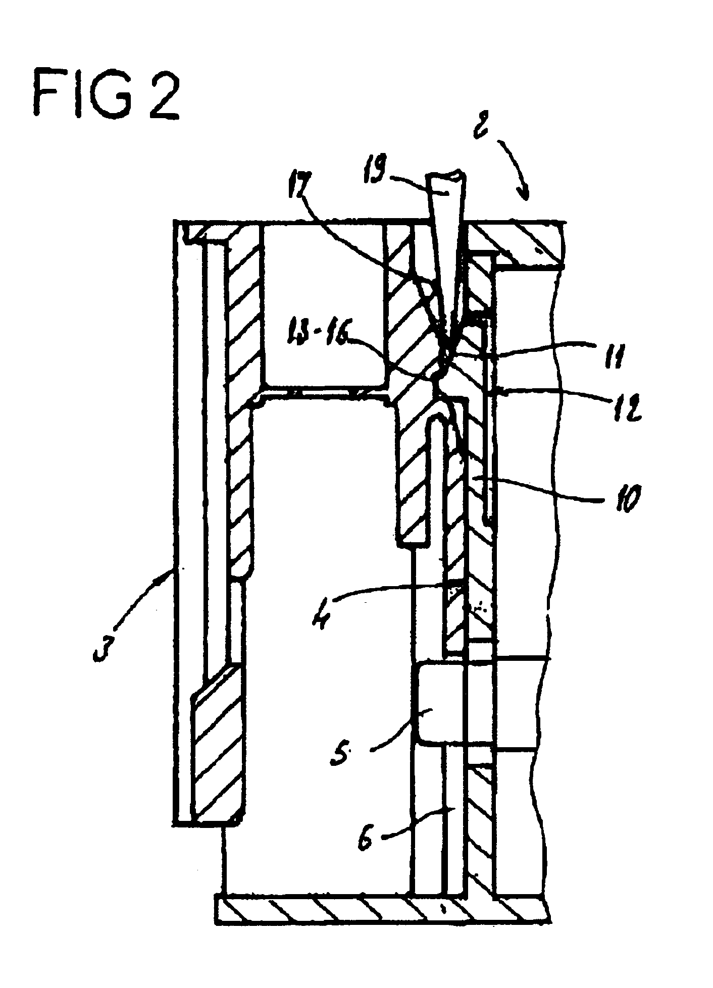 Connection device for an electronic box