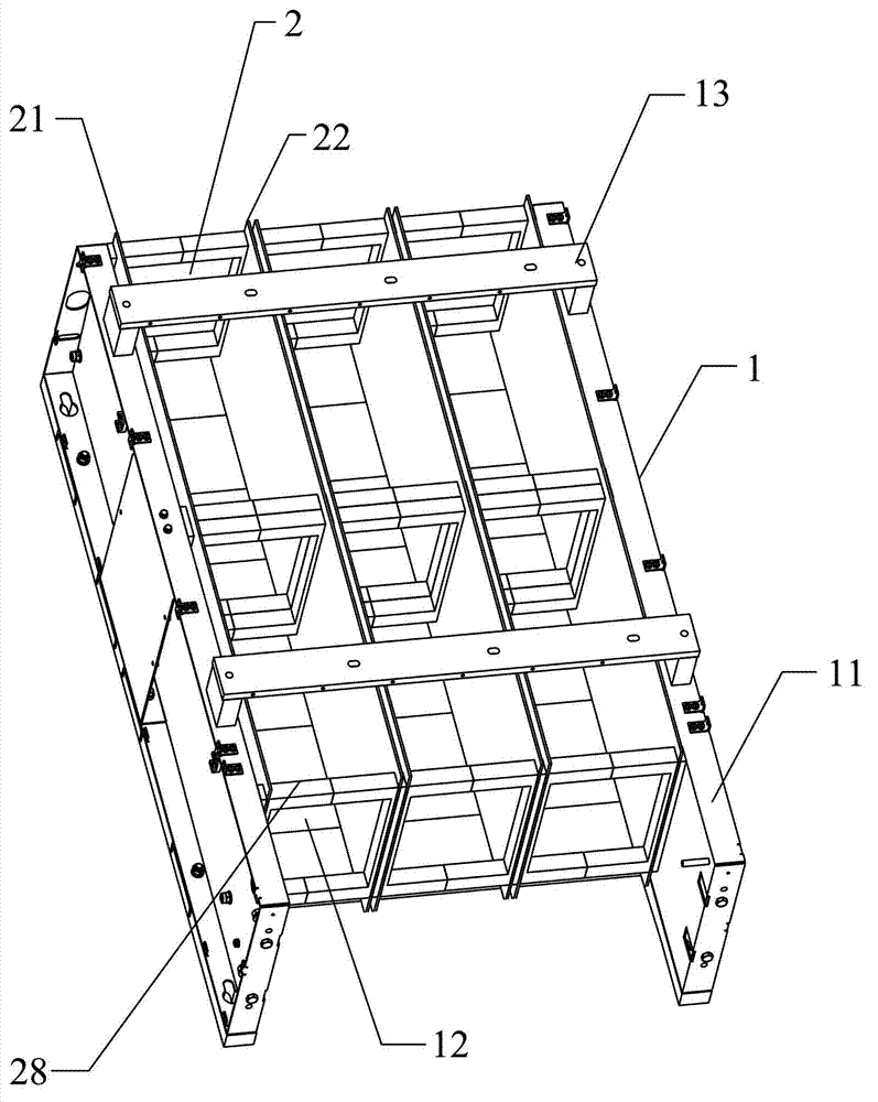 Heat dissipating device with independent air channels
