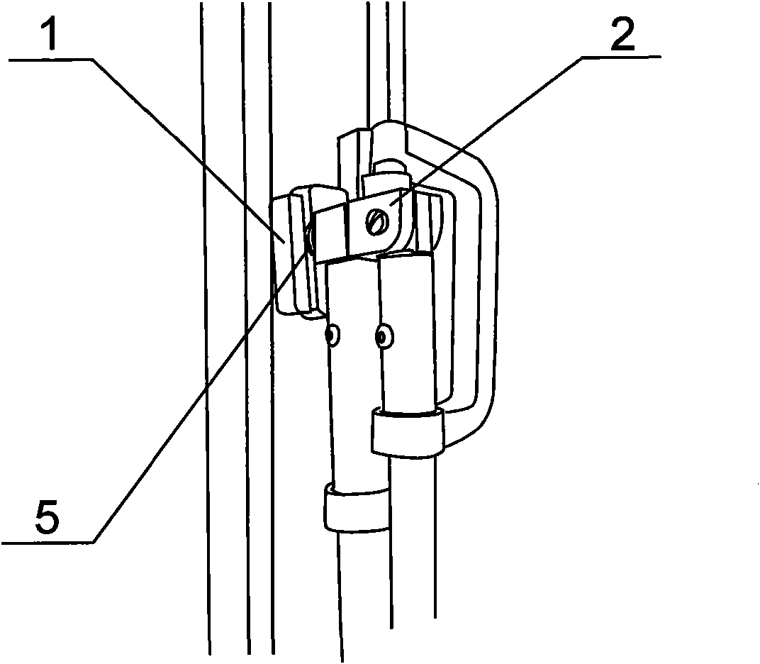 Telescopic brace rod connecting device of levelling staff