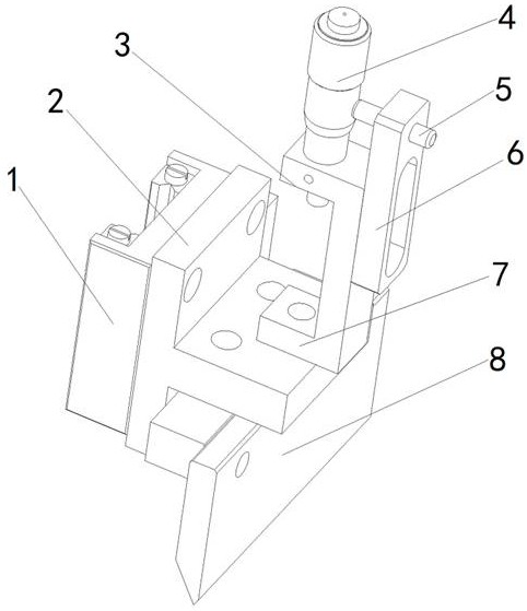 A gram weight adjustment structure, a tool adjustment assembly and a splitter having the same