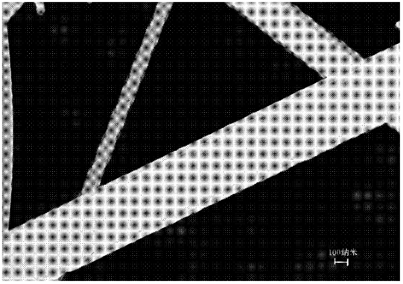 Method for quickly preparing zinc oxide nanobelt under air atmosphere