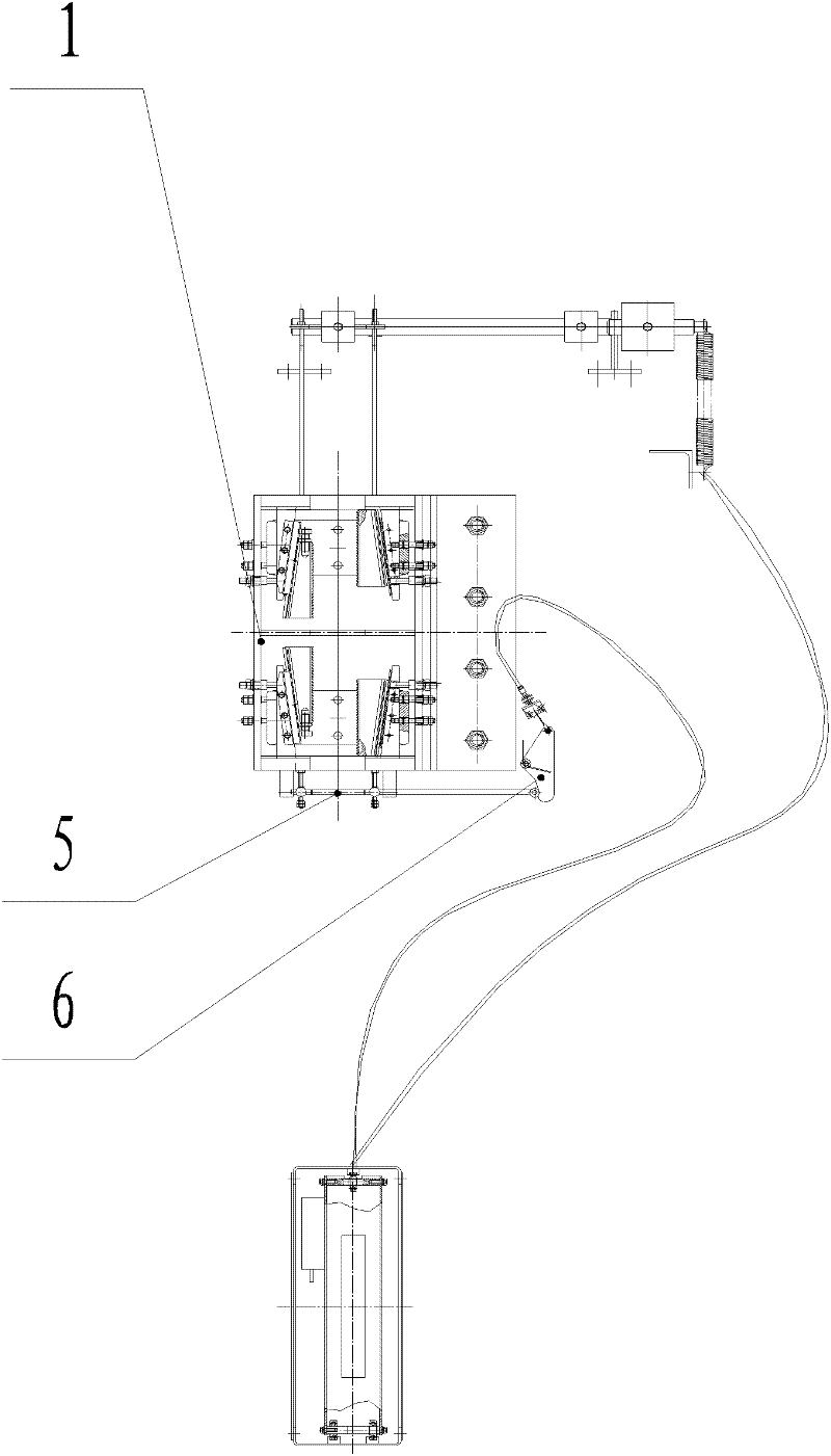 Bidirectional falling-prevention safety device for construction hoist