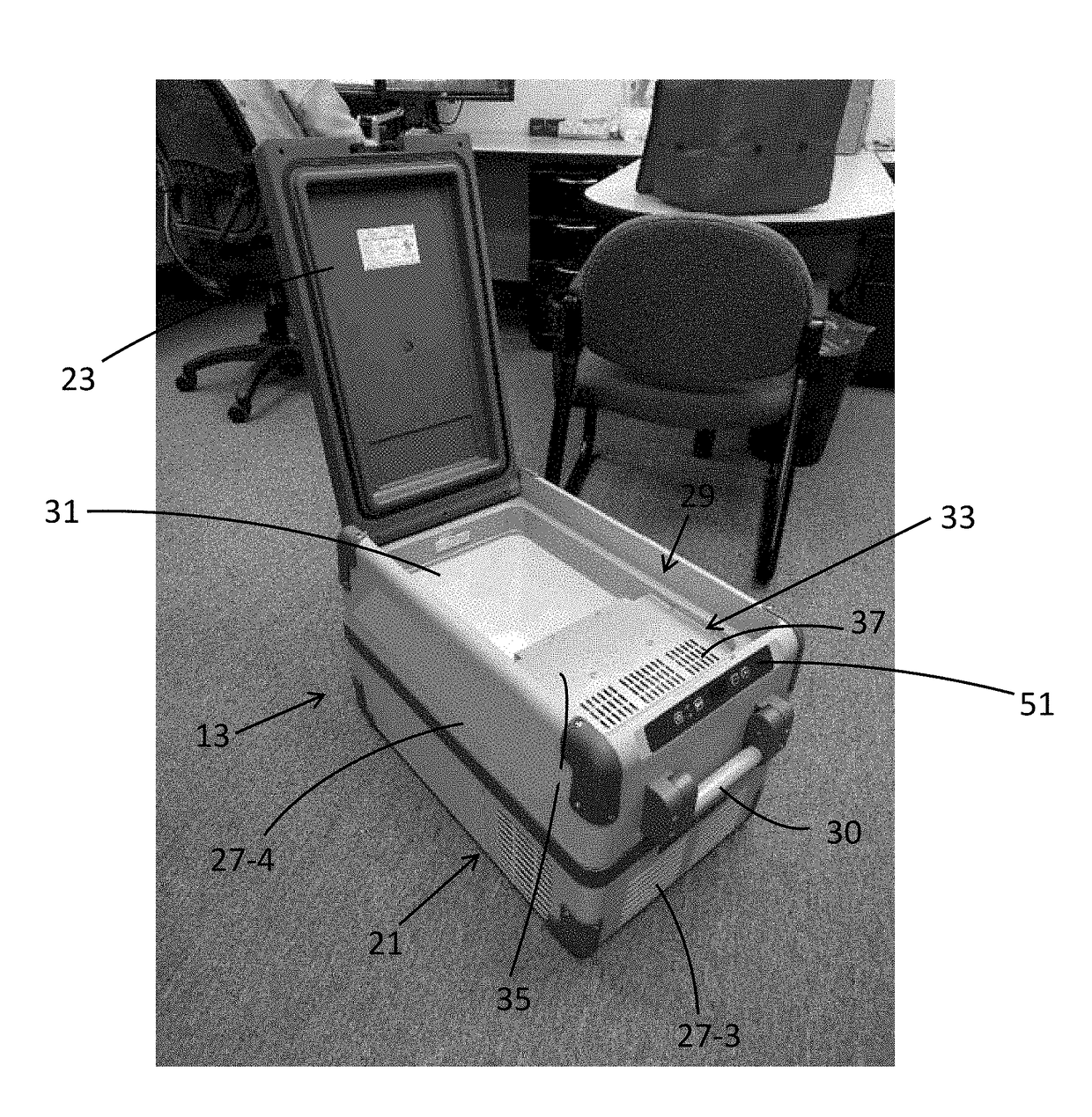 Hybrid method and system for transporting and/or storing temperature-sensitive materials