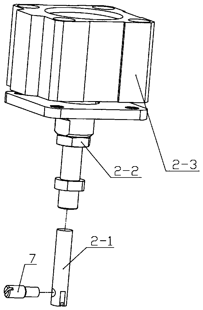 Rear belt cutting device of double-needle lockstitch sewing machine