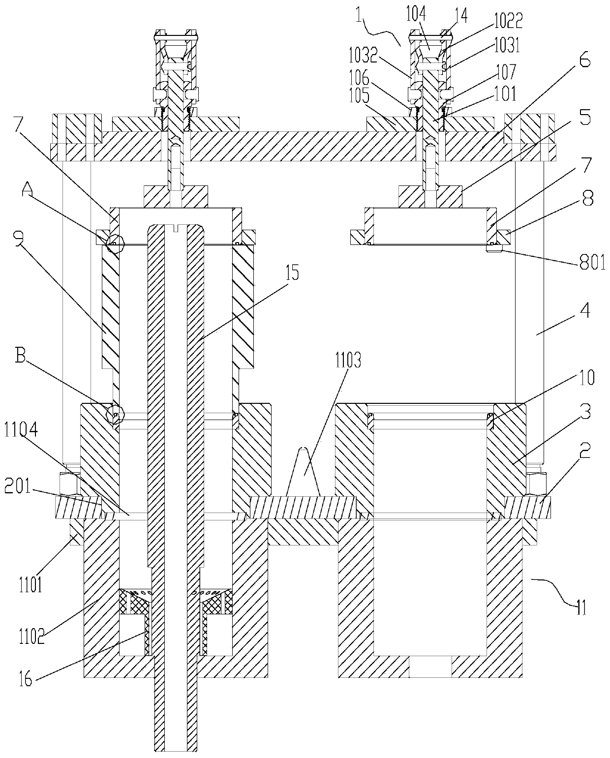 Electroplating device for electroplating outside cylinder body tank