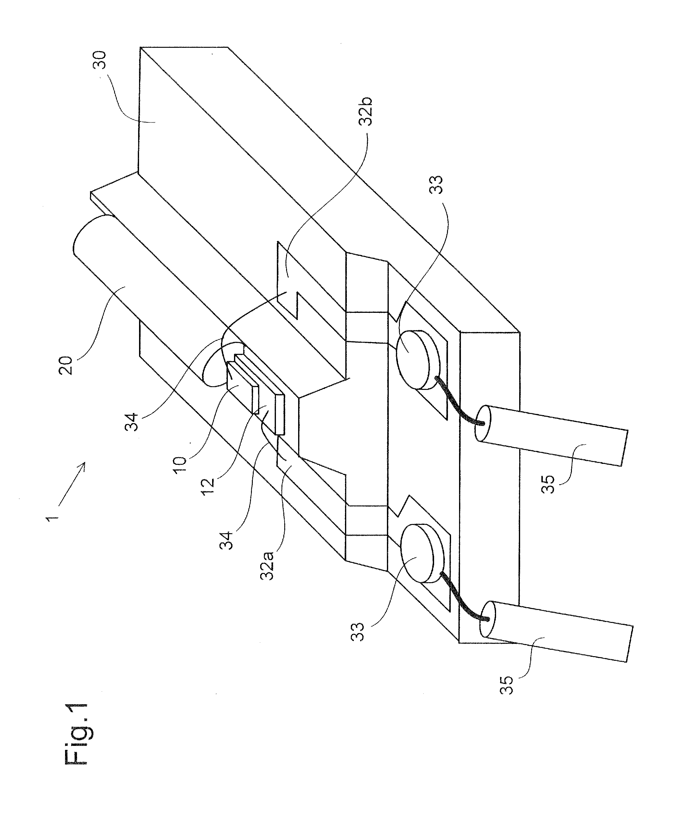 Wavelength conversion structure and light source apparatus