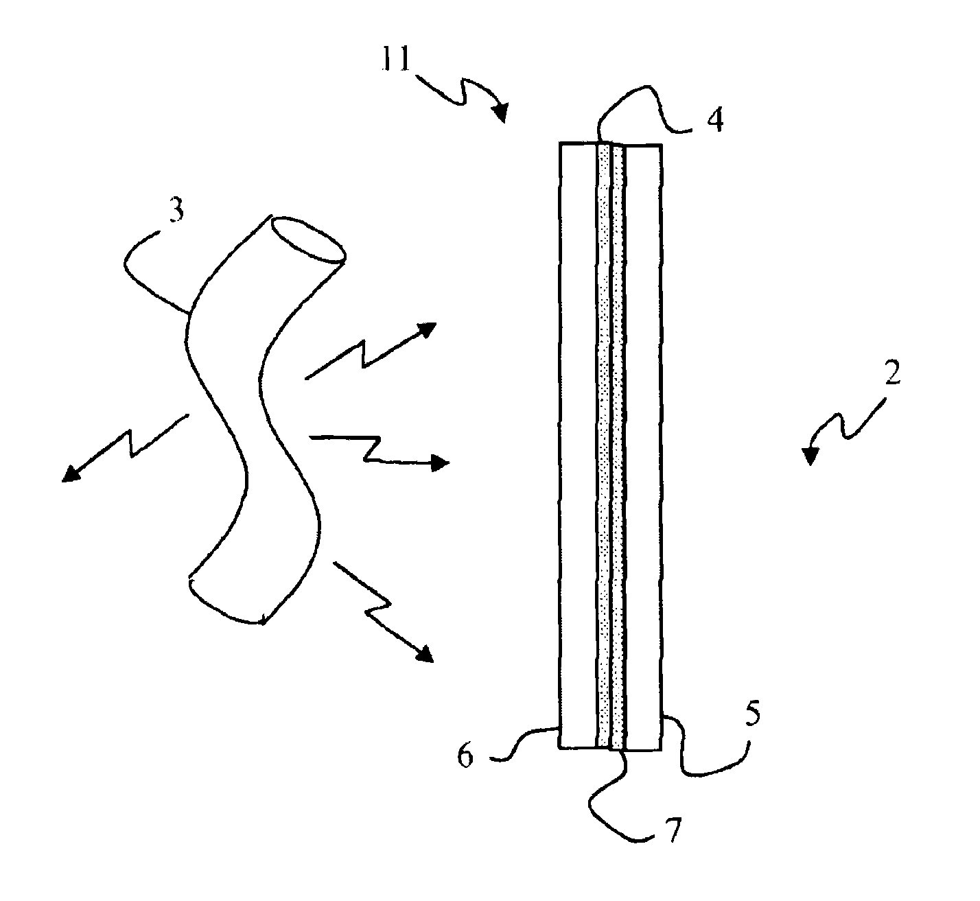 Device for protecting a space adjacent to a magnetic source, and method for manufacturing such a device