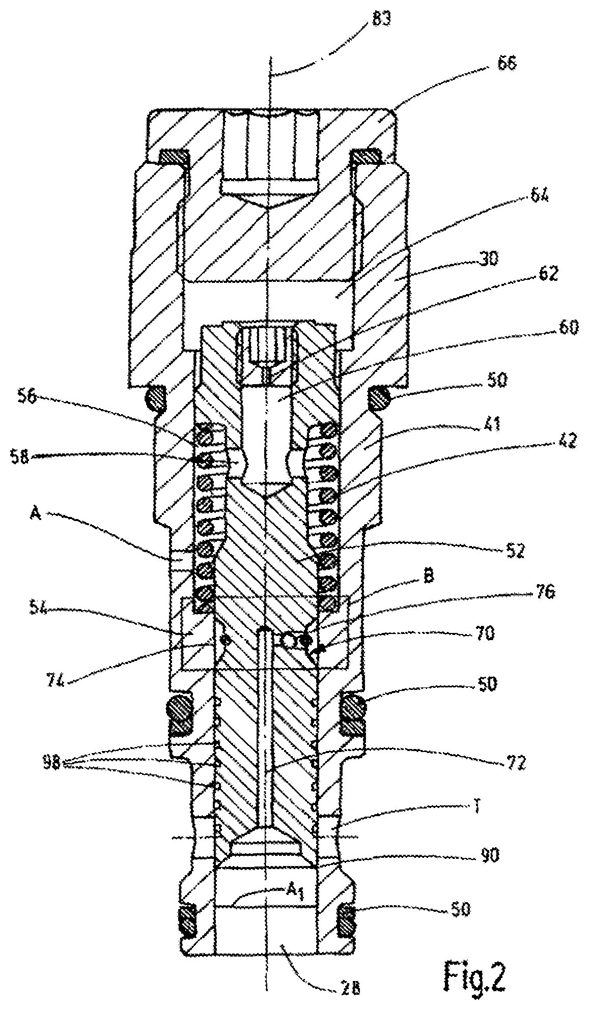 Discharge pressure scale and lifting-lowering device having a discharge pressure scale of this type