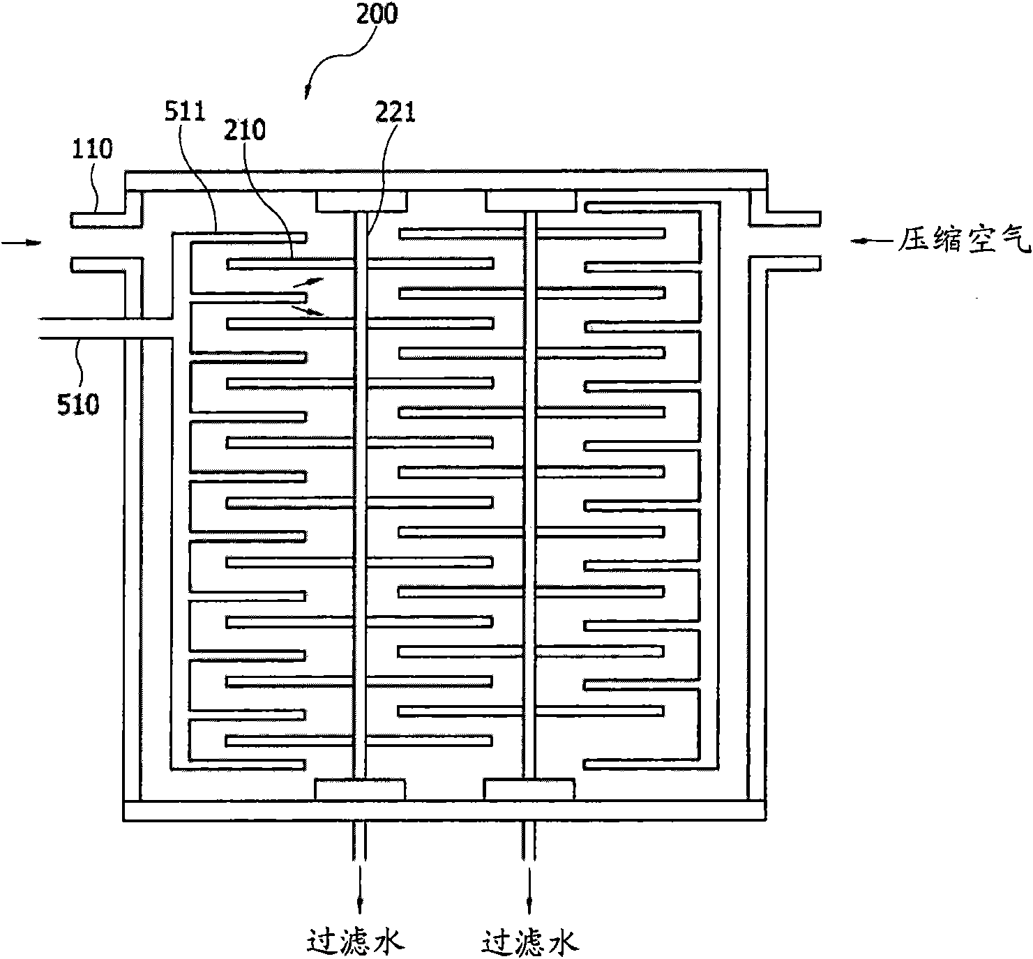 Filter having function of self cleaning and self cleaning method thereof