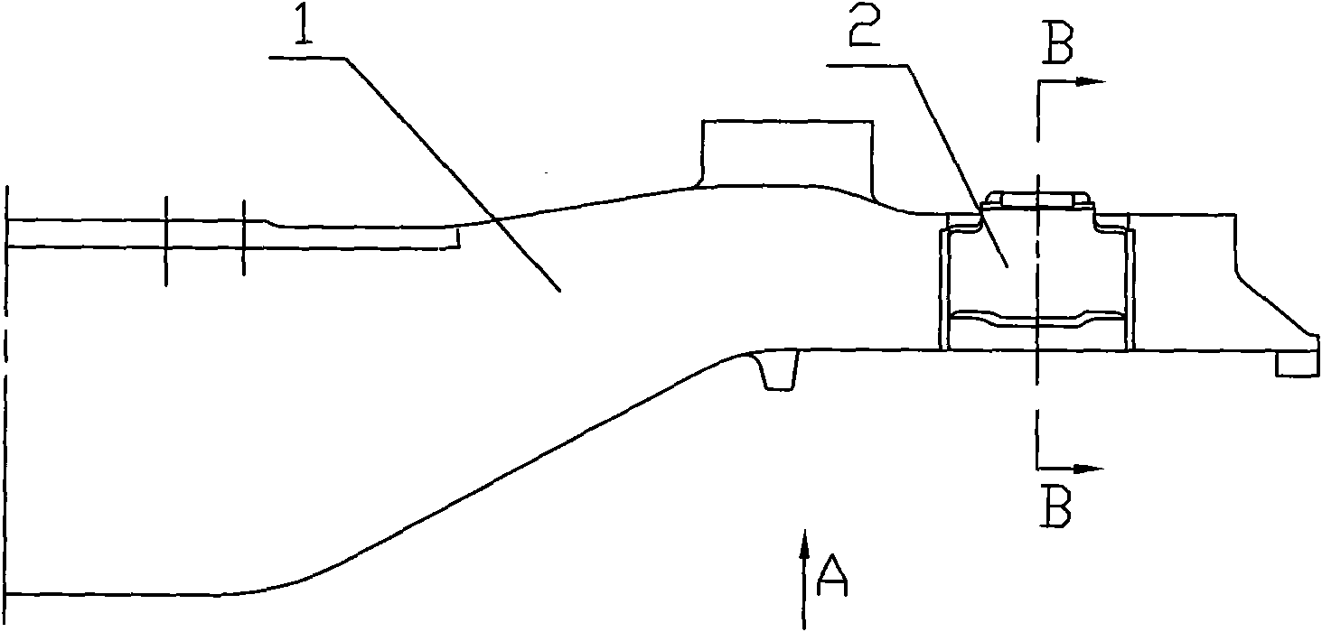 Device for connecting splayed surface of steering frame swing bolster of lorry and vibration reducing abrasion plate