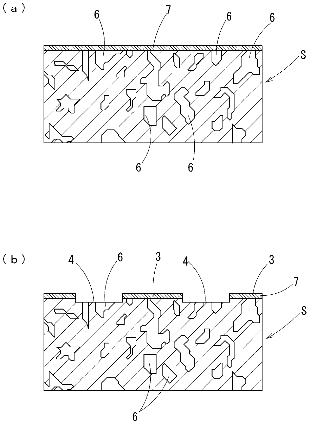 Sintered oil-impregnated bearing and manufacturing method thereof