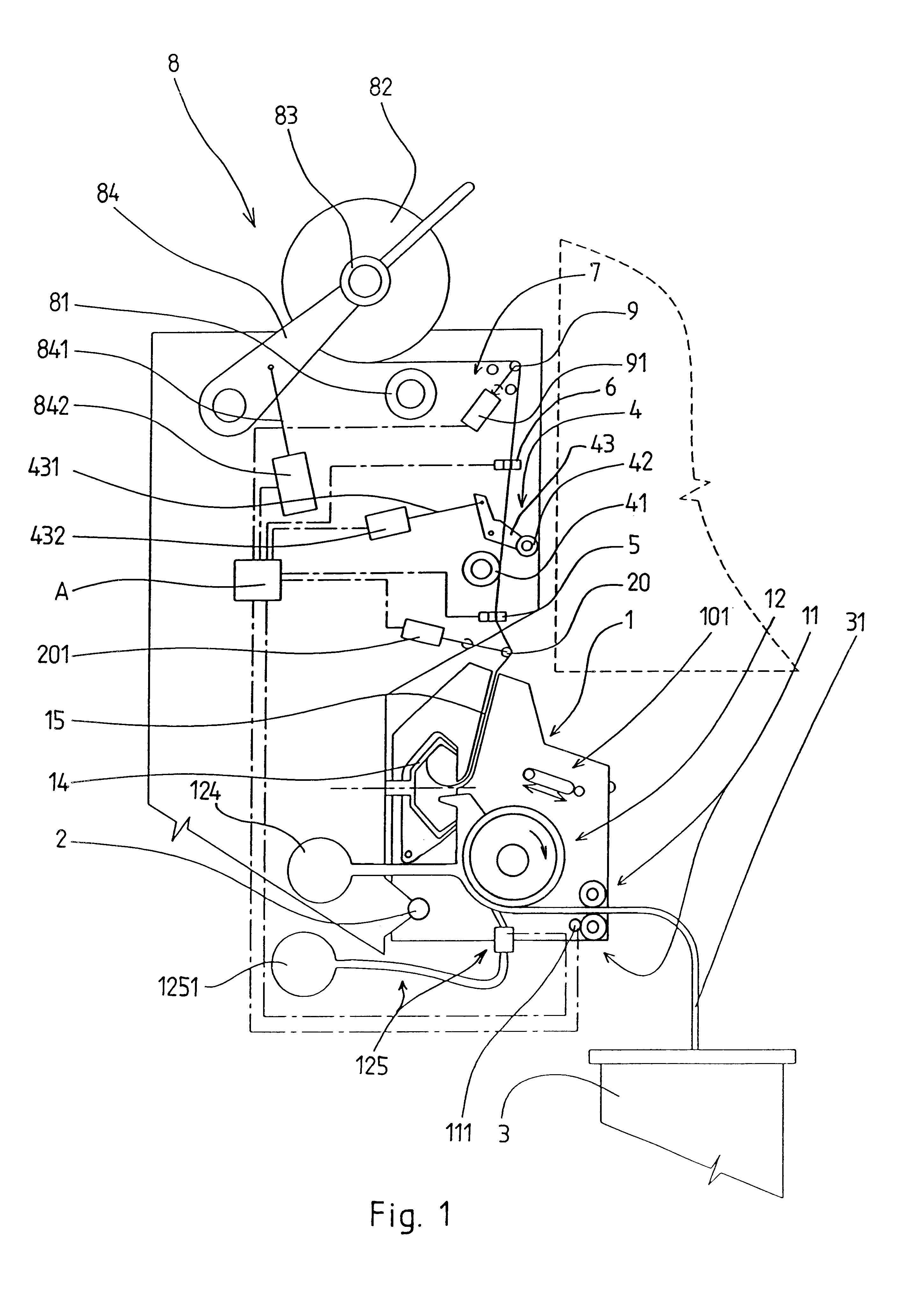 Method of spinning-in yarn on an operating unit of a rotor spinning machine and a device for carrying out the method