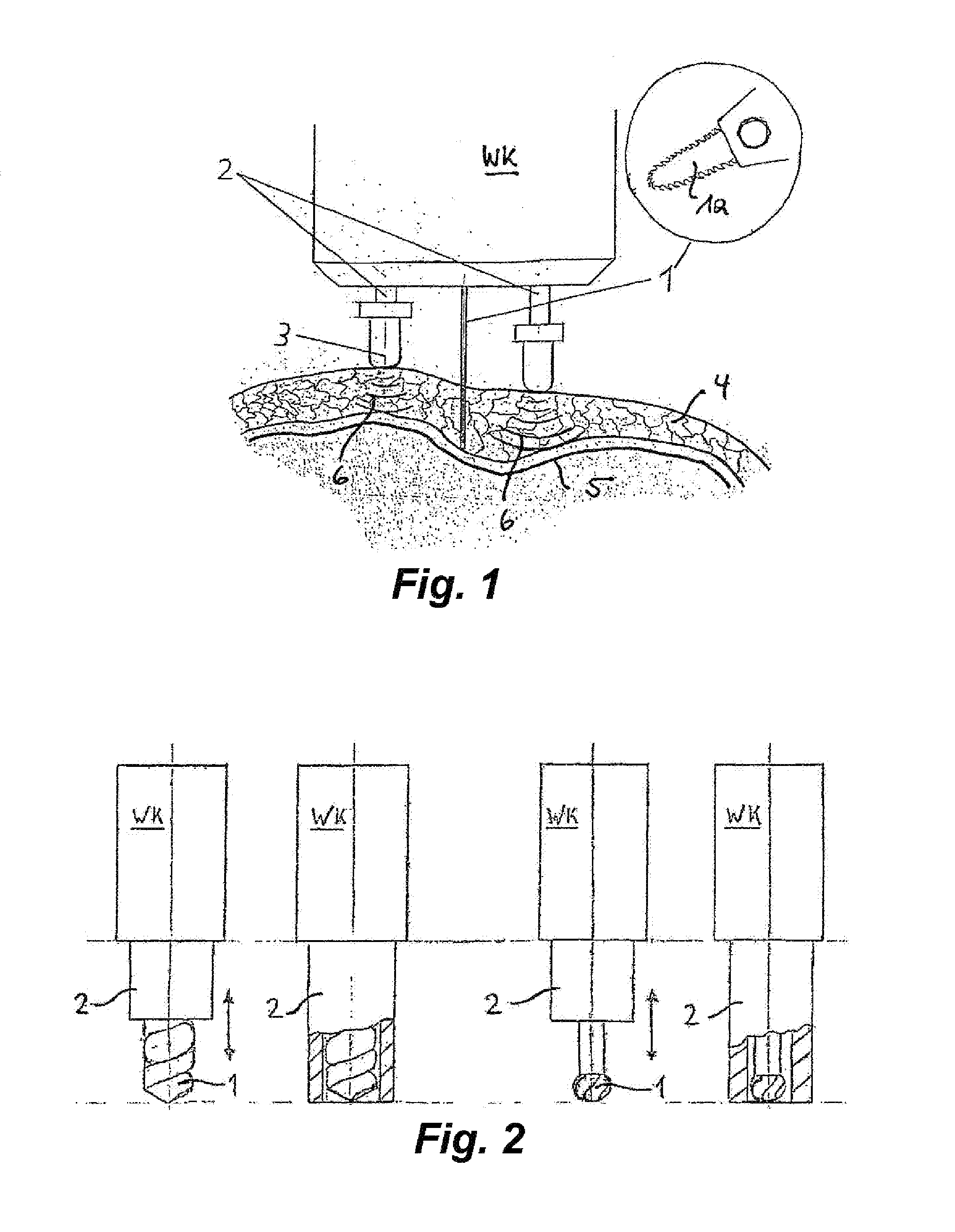 Device and method for working material