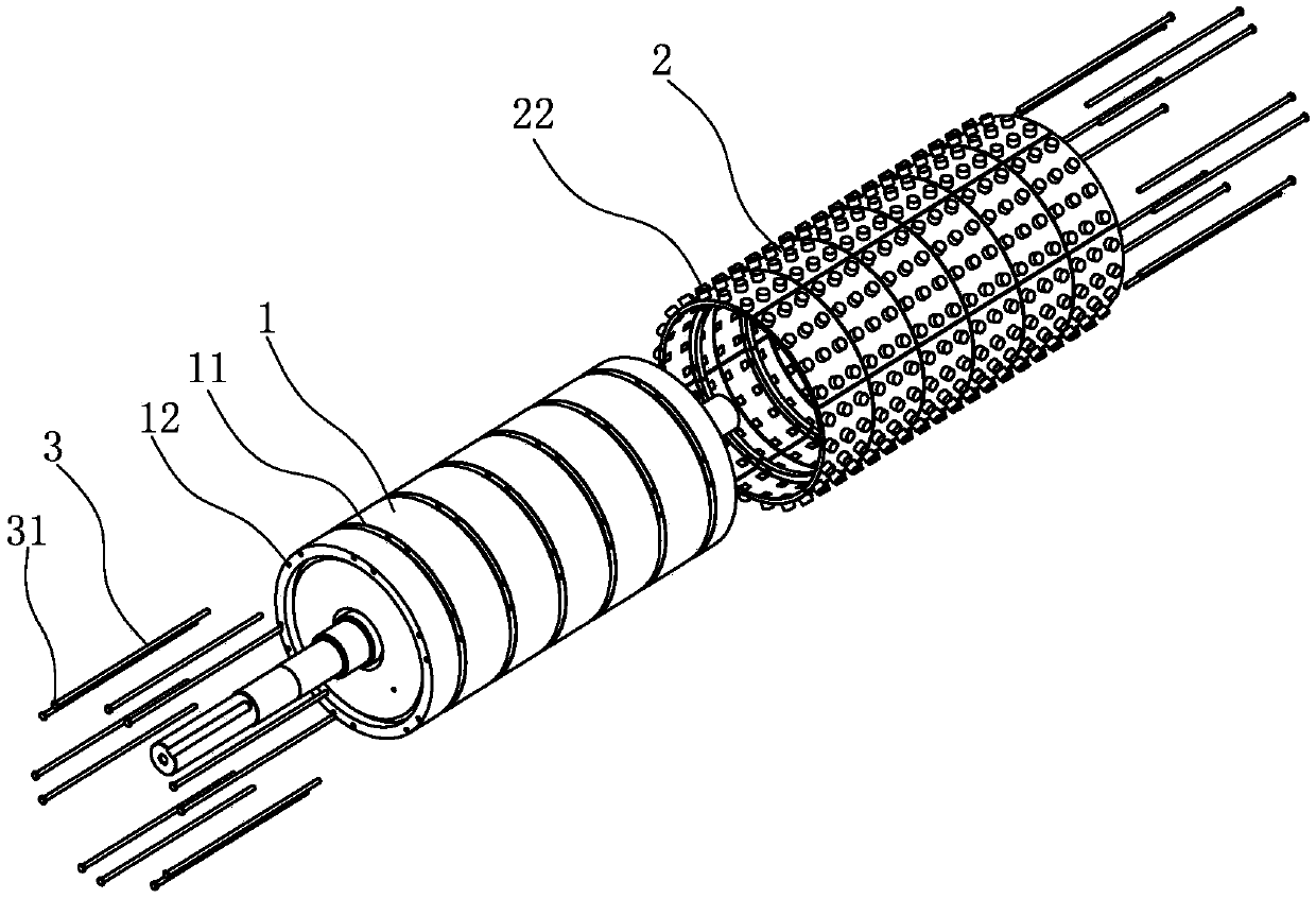 A crushing roller and an arrangement and combination method of crushing teeth of the crushing roller