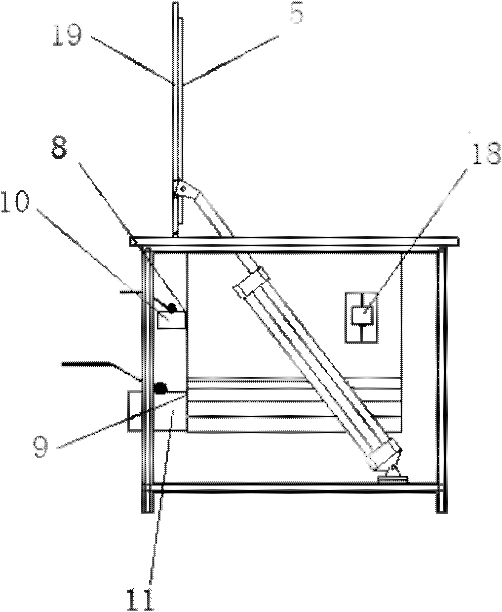 A glass plate hot water degumming device