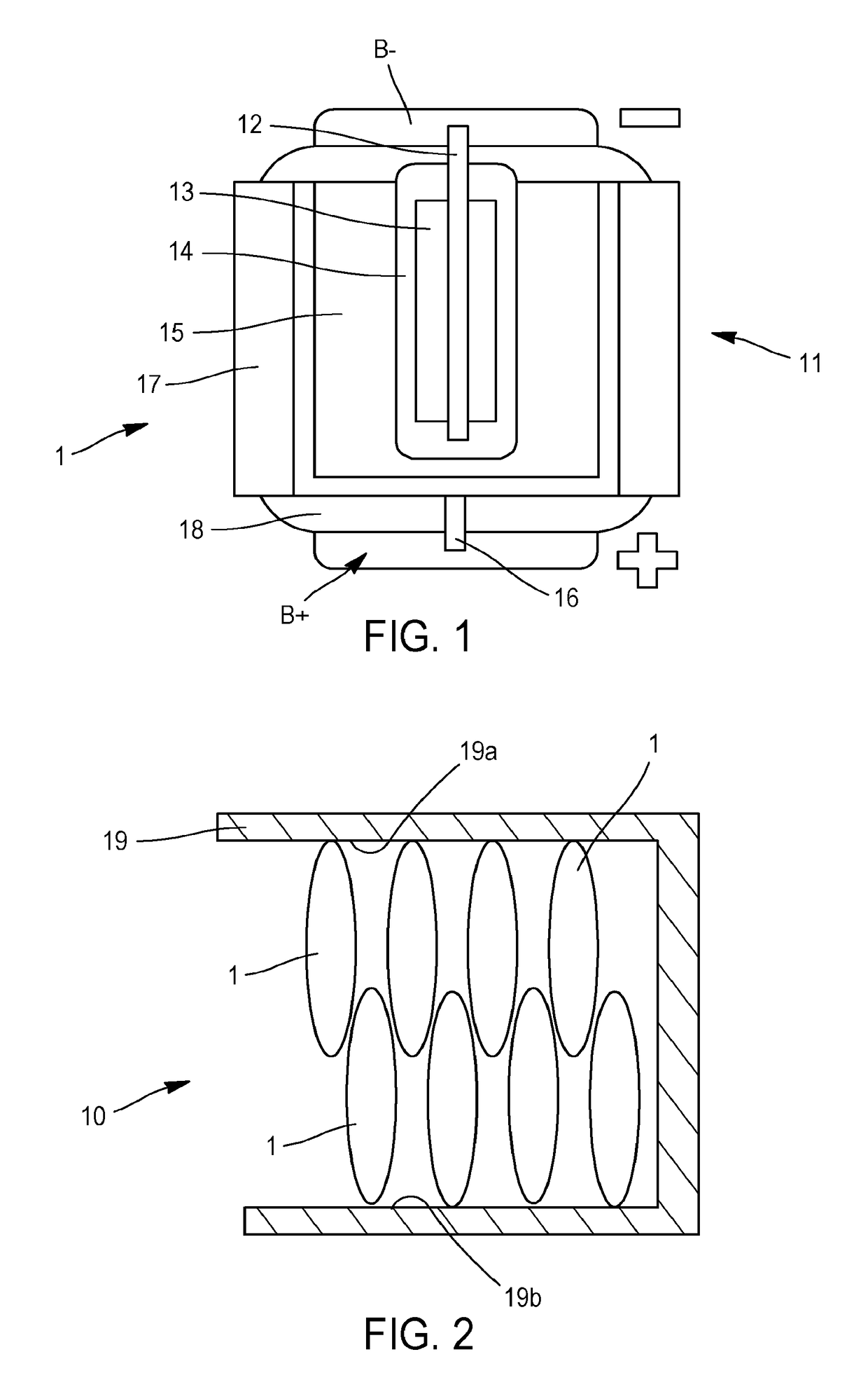 Assembly module comprising electrochemical cells received by lugs and connecting clips