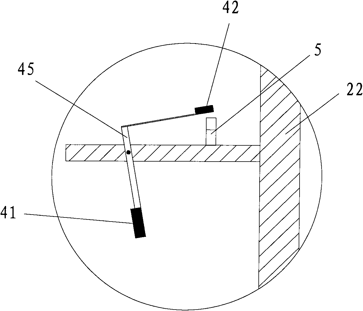 Device and method for detecting and removing residual material on periphery of liquid crystal panel
