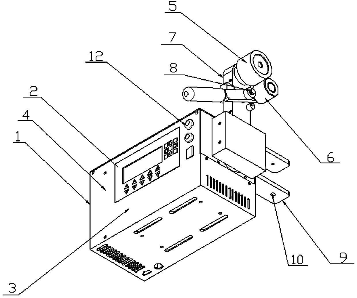 Sewing machine traction device