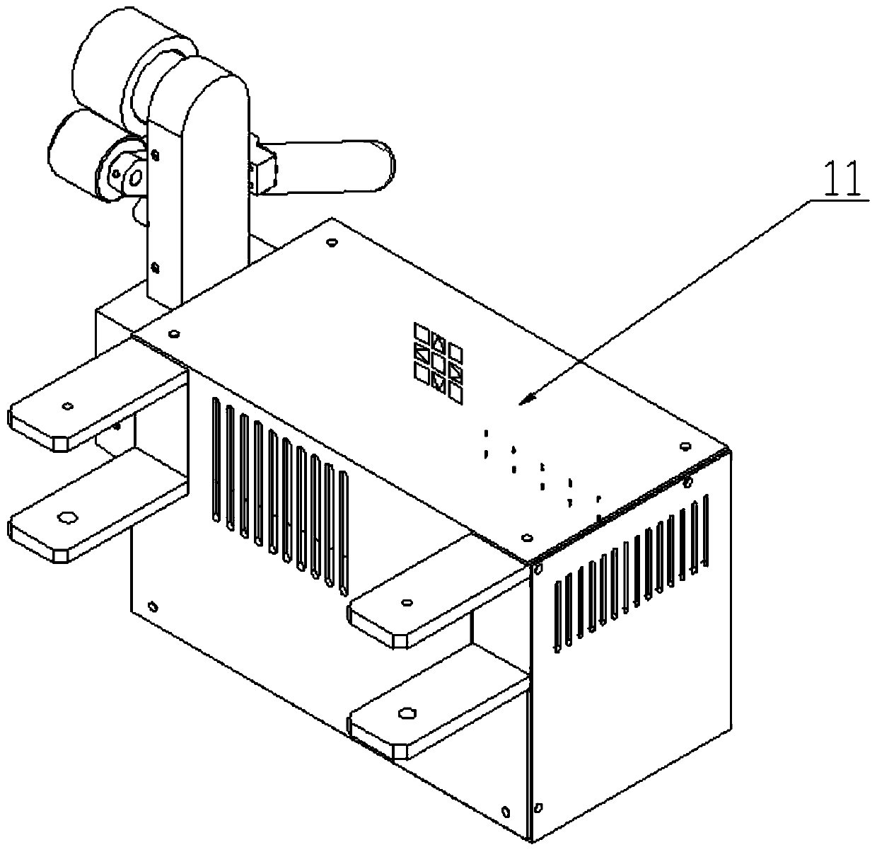 Sewing machine traction device