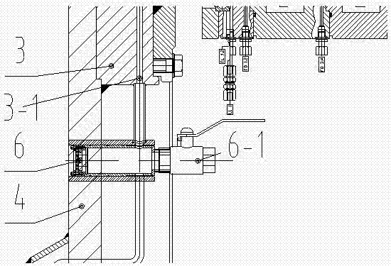 A central flushing device for a centrally closed cutter head