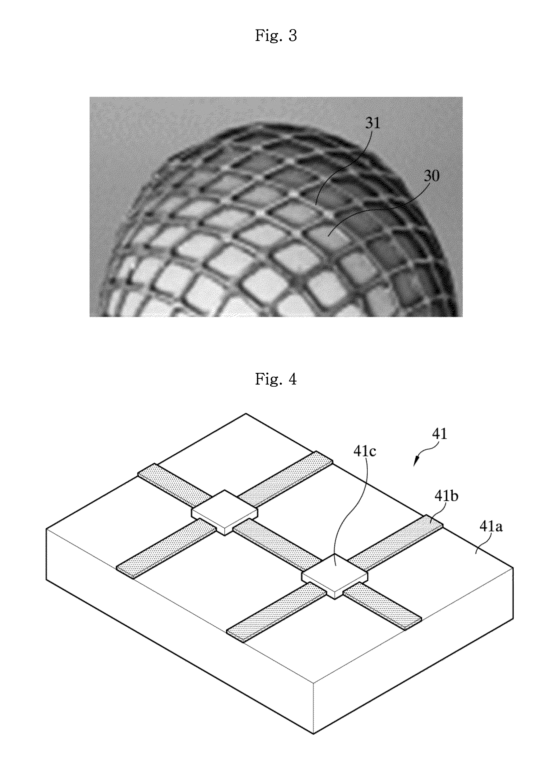 Structure and method for attaching tactile sensor to curved surface