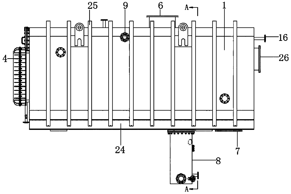 Material evaporator with liquid level balancing function