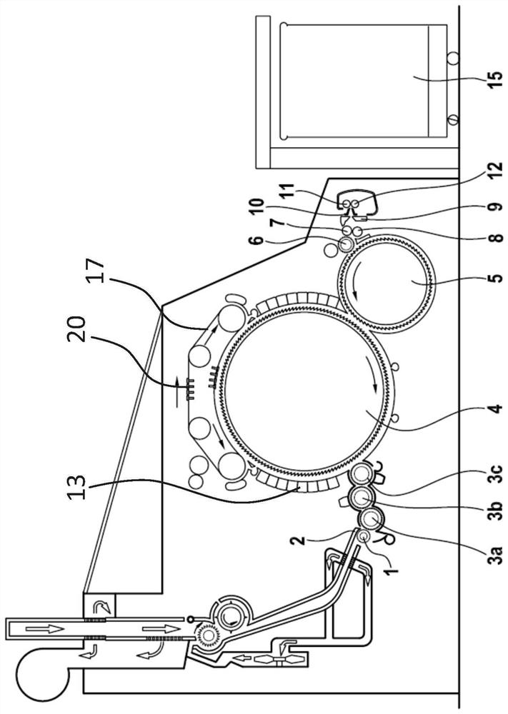 Carding machine with device for adjusting the carding gap