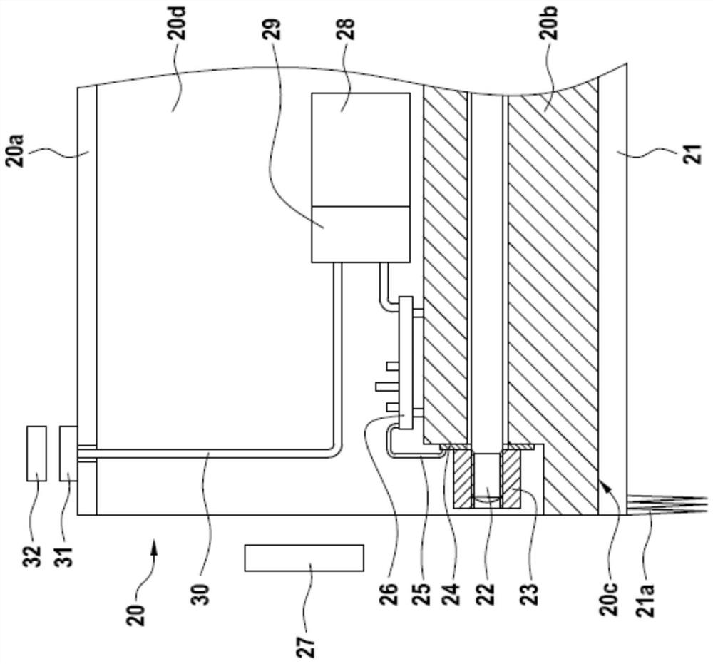 Carding machine with device for adjusting the carding gap