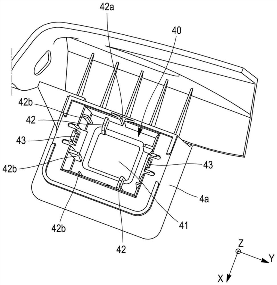 Device for attaching two elements allowing its pre-assembly