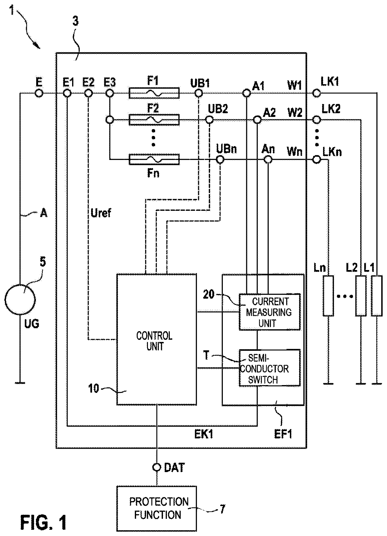 Current distributor and protection system for a vehicle