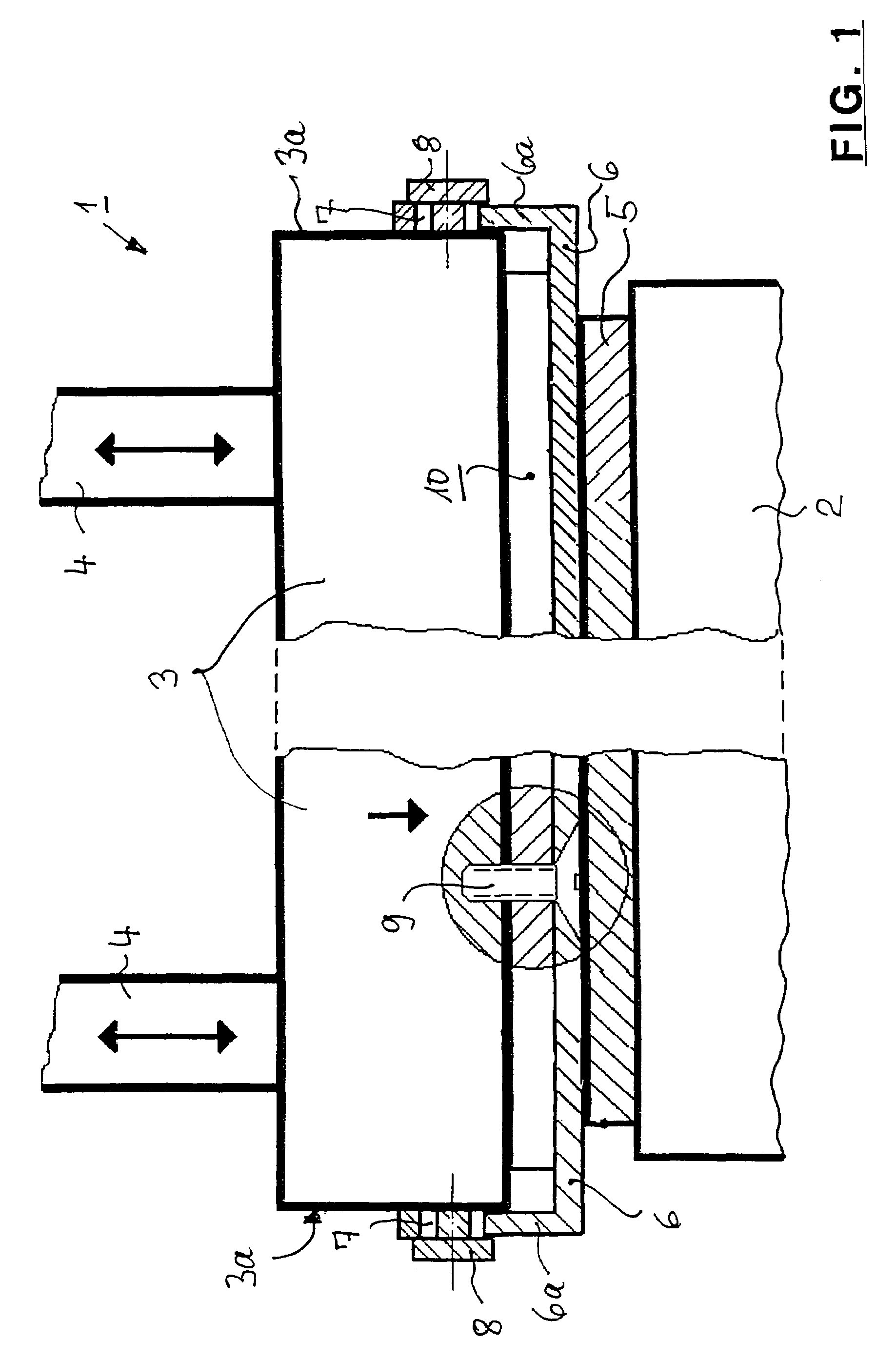 Hot pressing apparatus with a pressure plate and at least one resilient lining