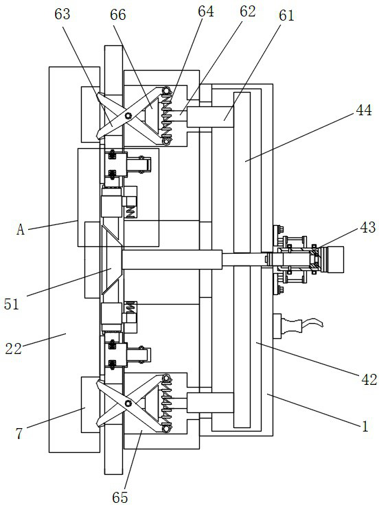 Radian turning tool of scrap cutter with rapid splicing structure in longitudinal direction