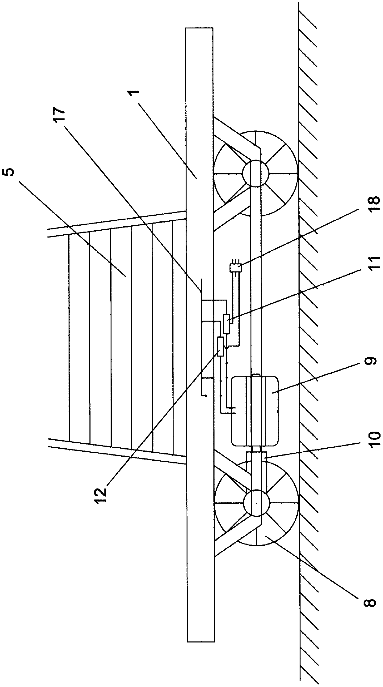 Spinning type tracking reflecting light condensing device