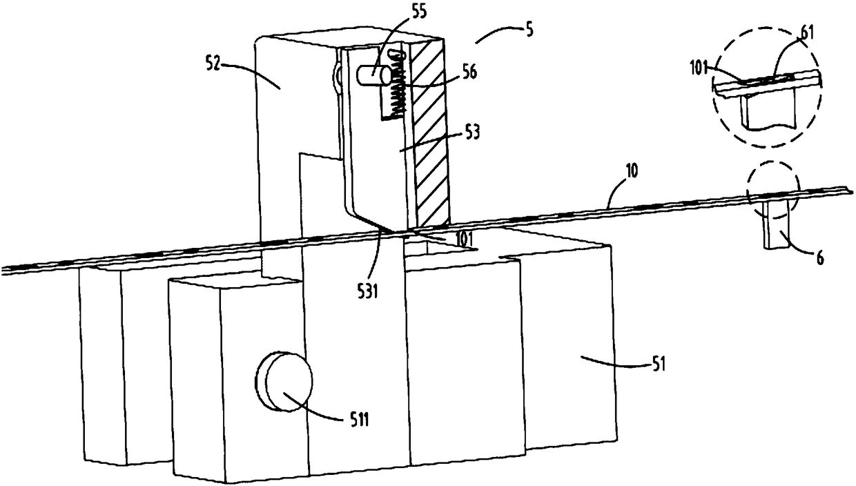 A stamping die pulling device