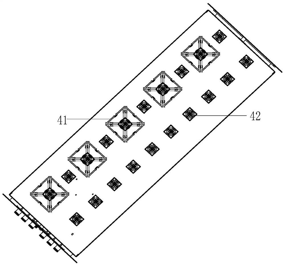 Multi-frequency multi-port base station antenna and its beam adjustment method